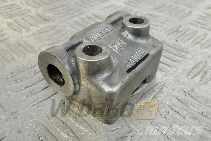 Iveco 4600128 Двигуни