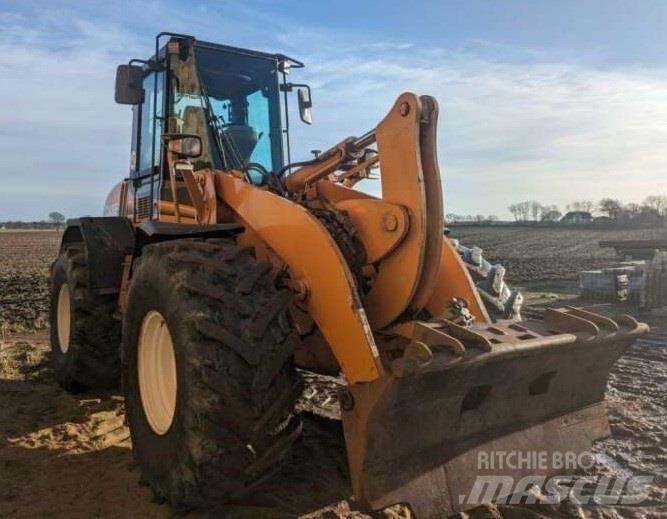 CASE 621D Фронтальні навантажувачі