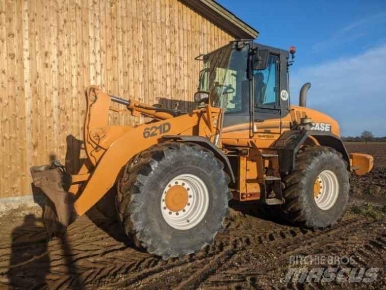 CASE 621D Фронтальні навантажувачі