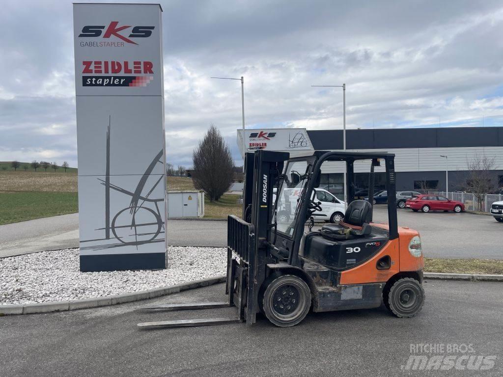 Doosan D30S-5 Дизельні навантажувачі