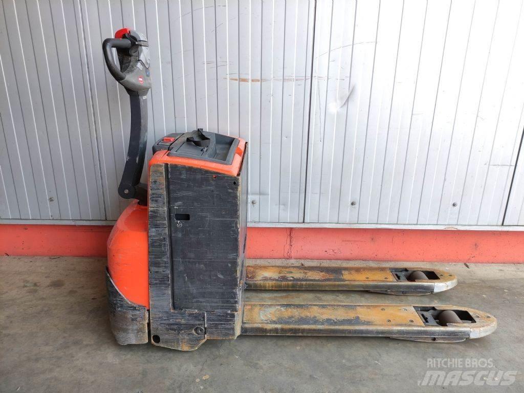 BT LWE200 Штабелери