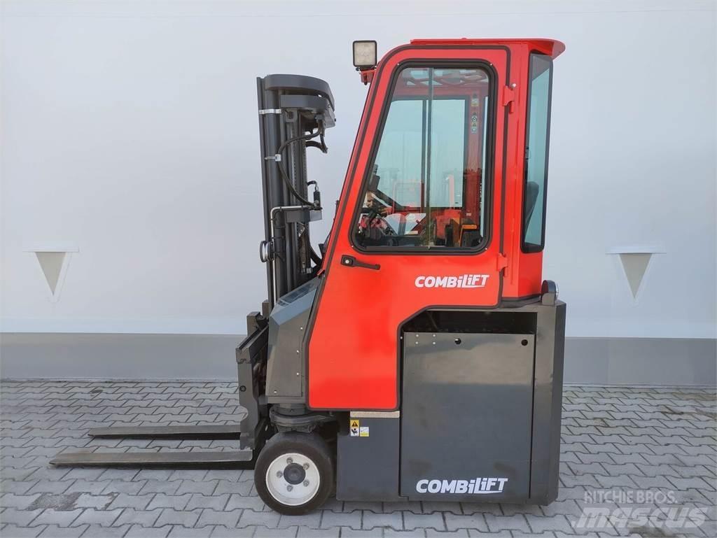 Combilift CBE3000 Дизельні навантажувачі