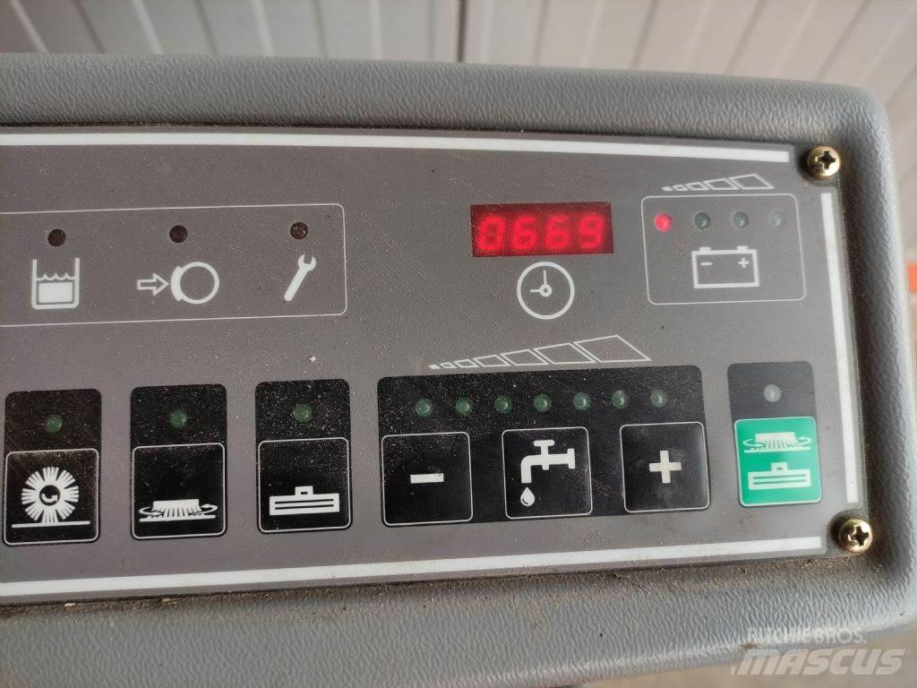 Hako B140R Підмітальні машини