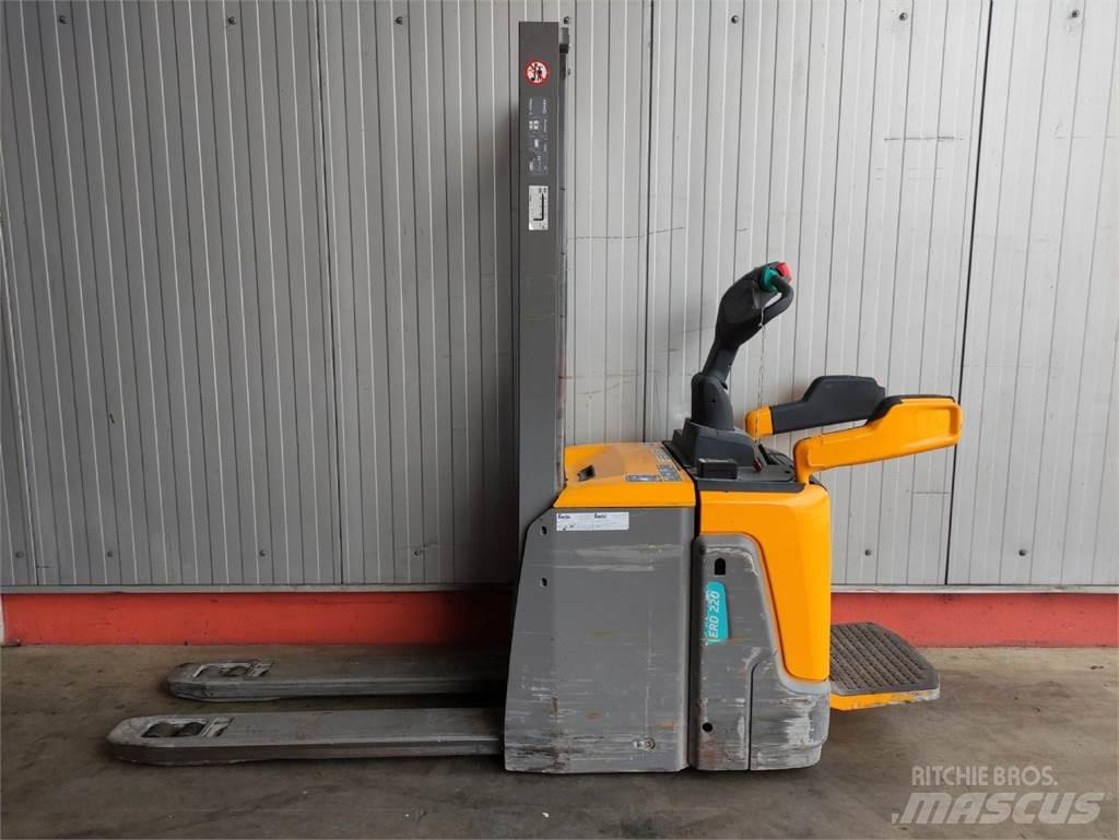 Jungheinrich ERD220 Ручний візок