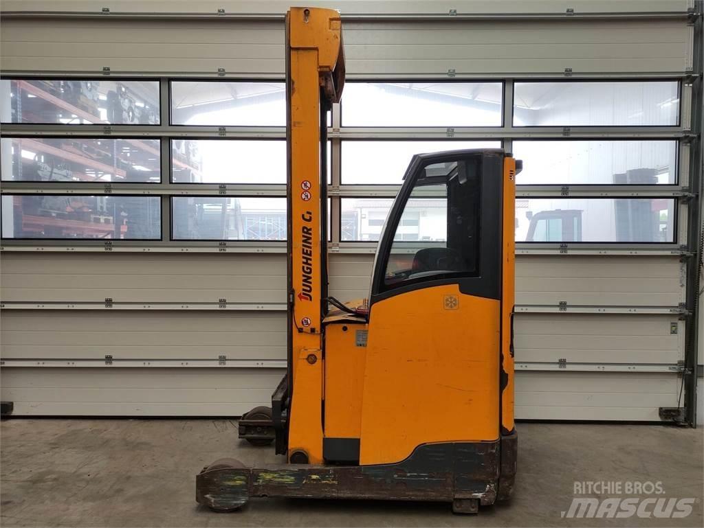 Jungheinrich ETM216 Річ-трак із високим підйомом