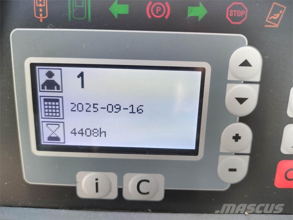 Toyota RRE160HH Річ-трак із високим підйомом