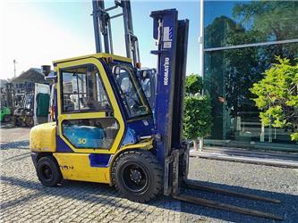 Komatsu FD30T-12