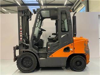 Doosan D35C-7