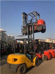 Komatsu FD 30 T-16