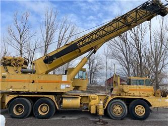 Grove TM 890
