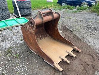 Gjerstad digging bucket