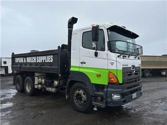Hino FS700
