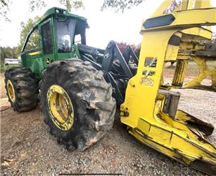 John Deere 843L II