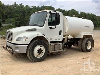 Freightliner M2106