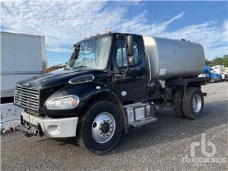 Freightliner M2106