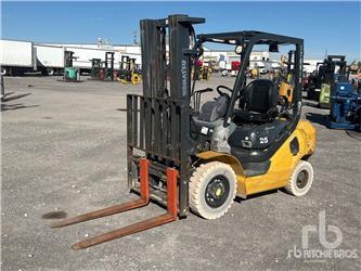 Komatsu FG25HT-12