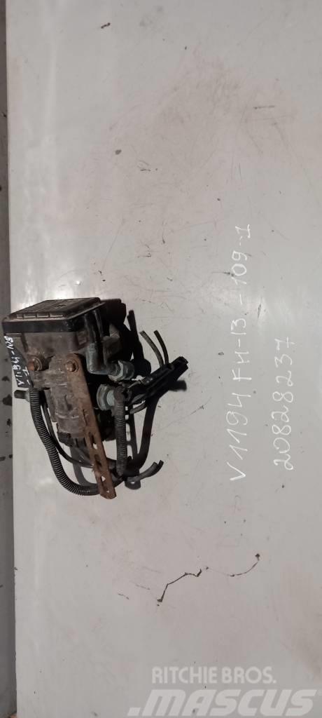 Volvo FH13.440 EBS brake valve 20828237 Гальма