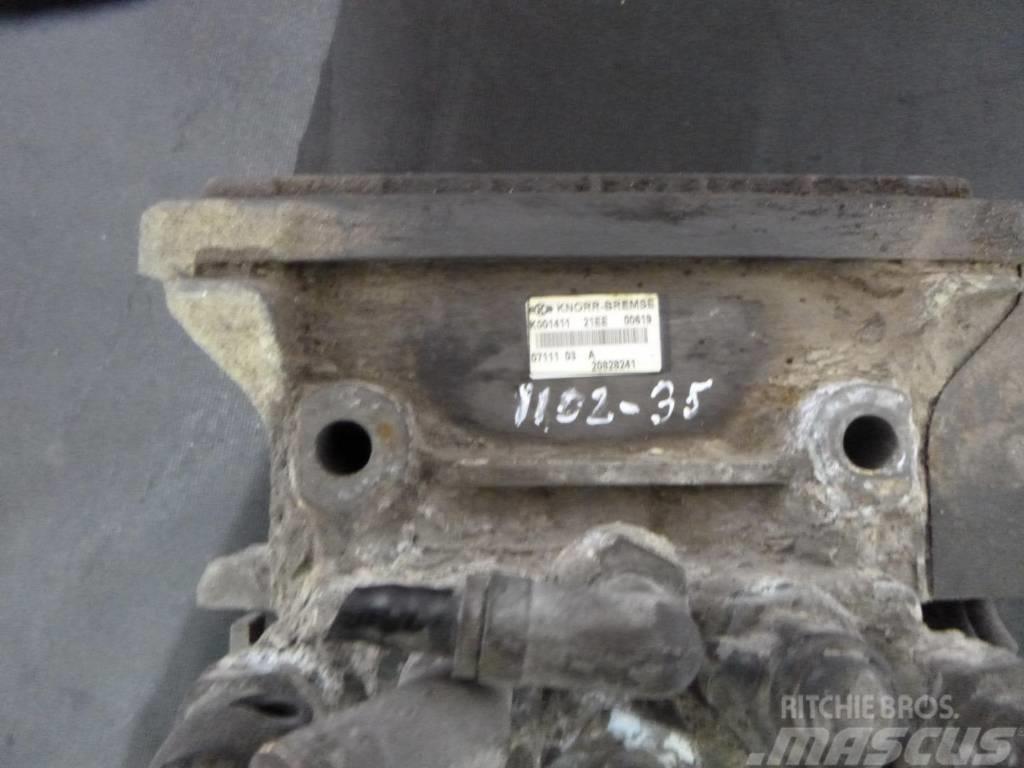 Volvo FH13 Stove radiator 1772726 Двигуни