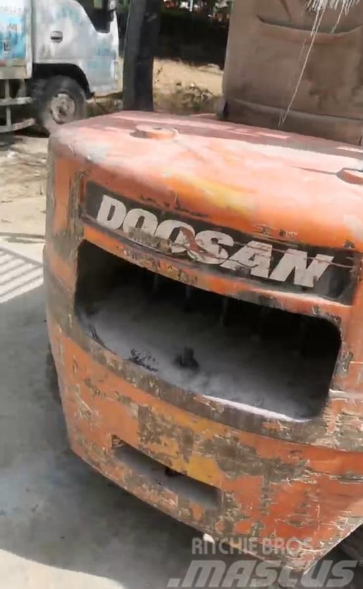Doosan D30S Дизельні навантажувачі