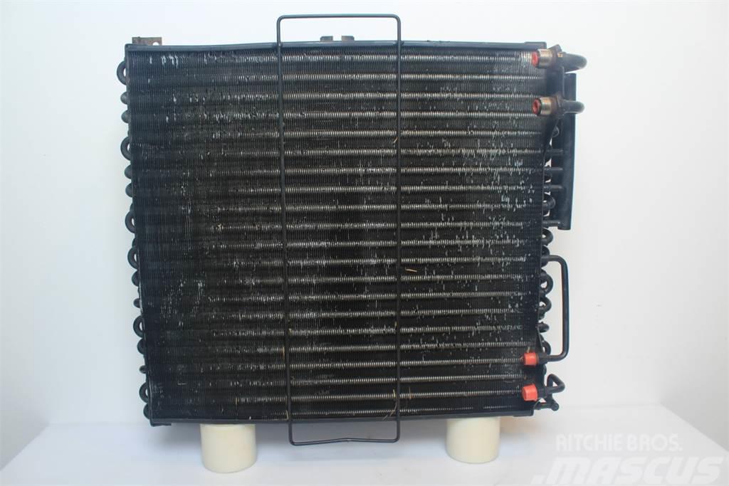 Case IH MX135 Oil Cooler Двигуни
