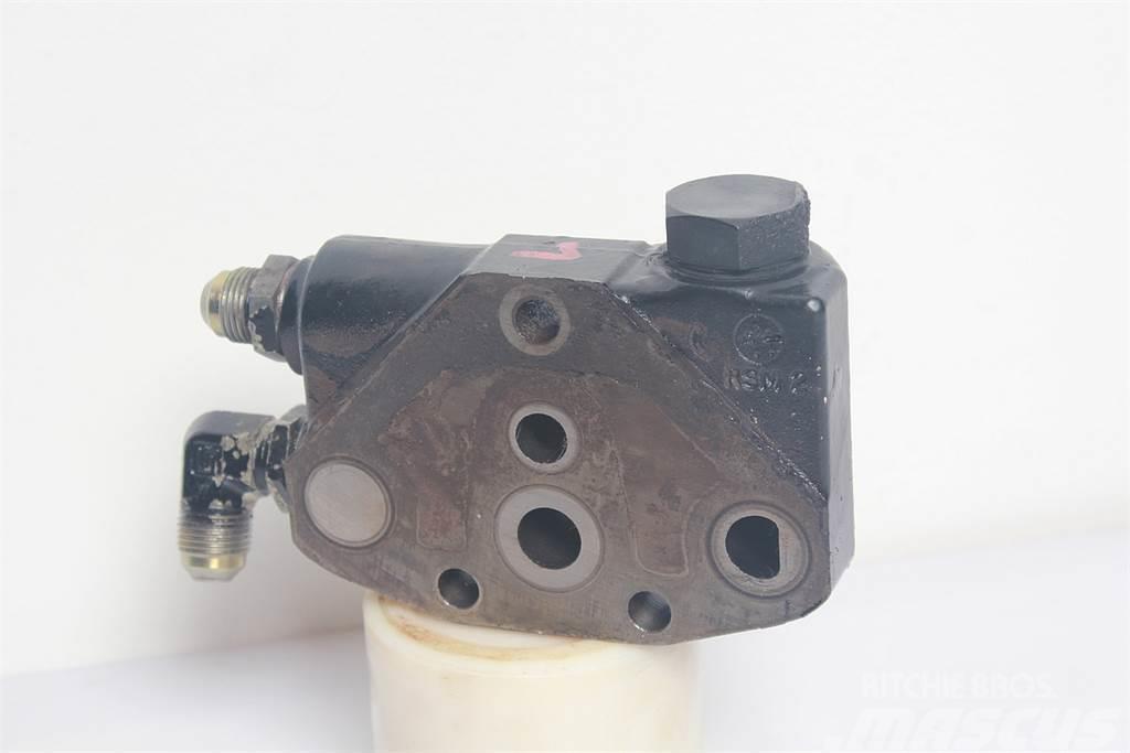 Massey Ferguson 4255 Remote control valve Гідравліка