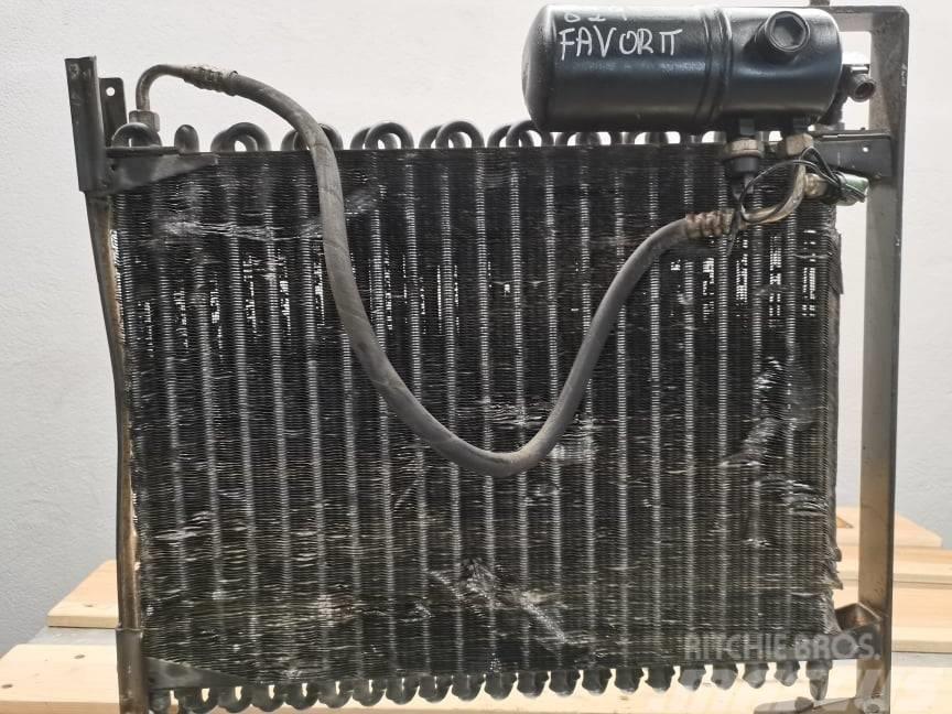 Fendt 926 Favorit {radiator conditioning Радіатори