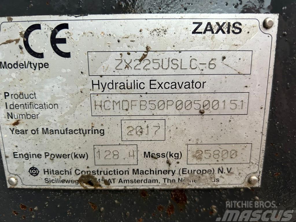 Hitachi ZX225 USLC-6 Гусеничні екскаватори