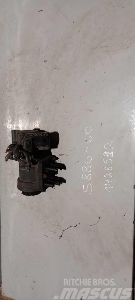 Scania R144.530 brake main valve 1428512 Гальма