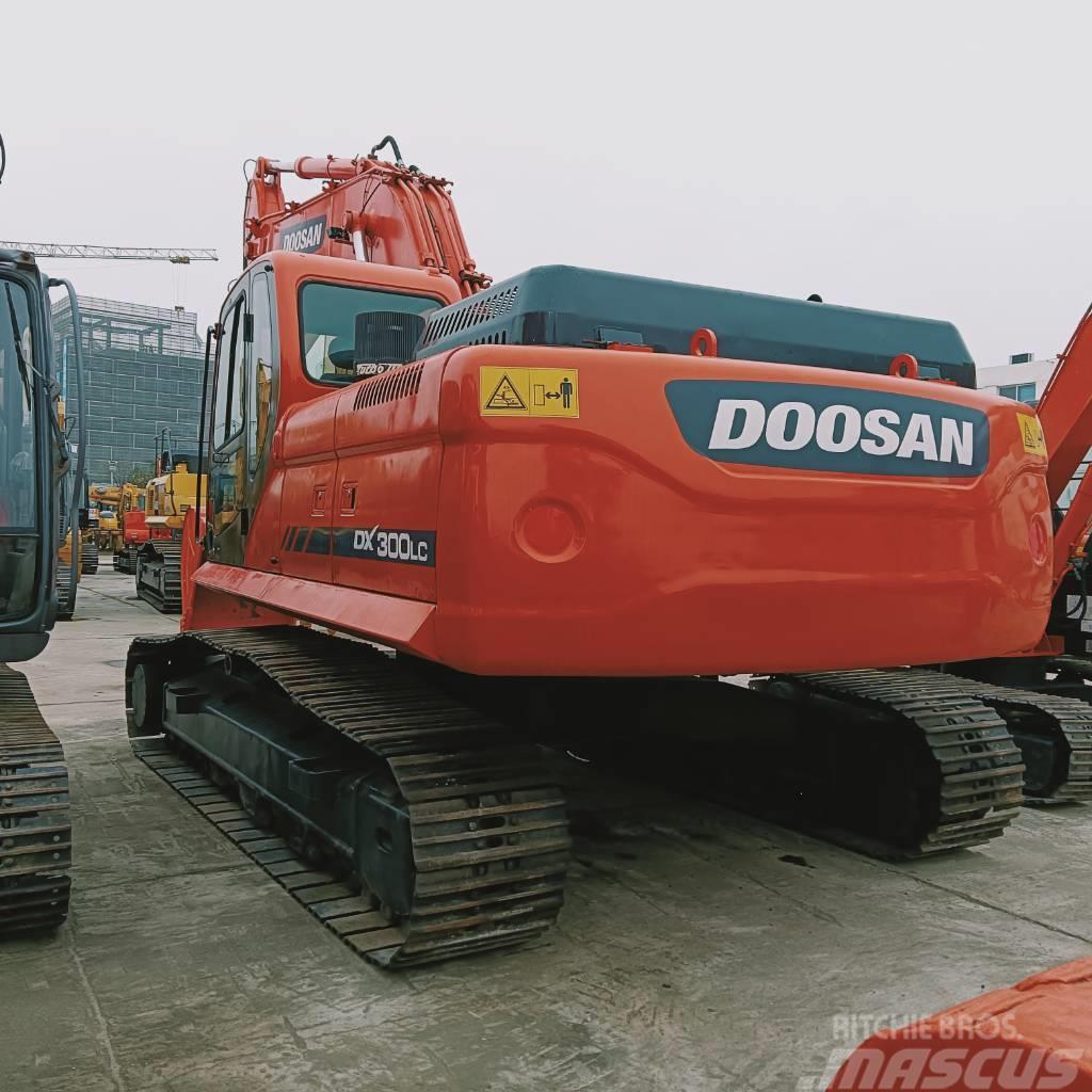 Doosan DX 300 LC Гусеничні екскаватори