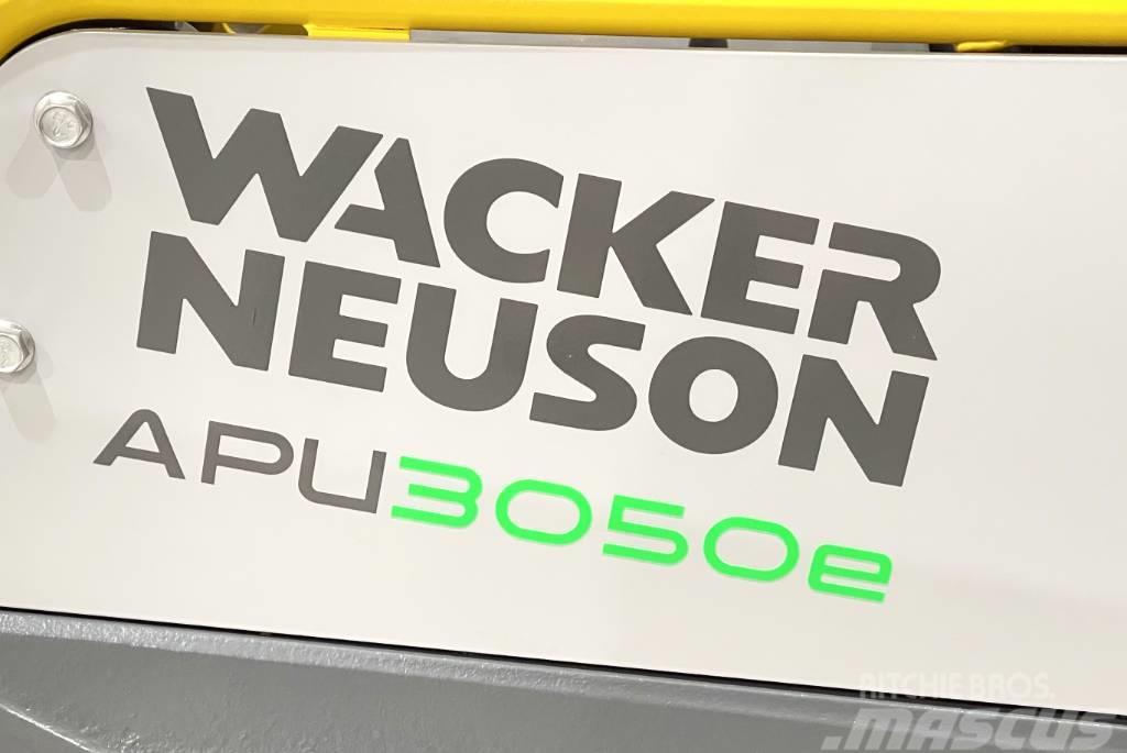 Wacker Neuson APU3050E Віброплити та вібротрамбовки