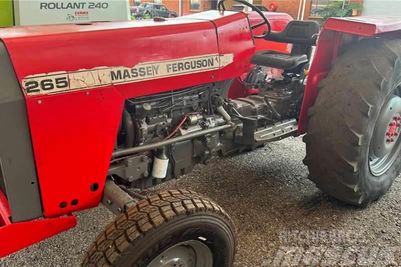 Massey Ferguson MF 265 Tractor Трактори