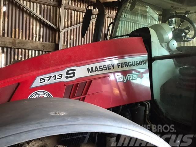 Massey Ferguson 5713 Трактори