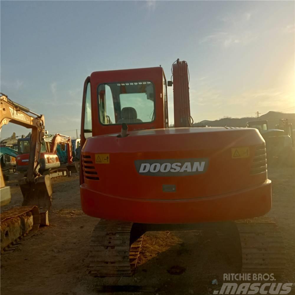 Doosan DH70 Гусеничні екскаватори