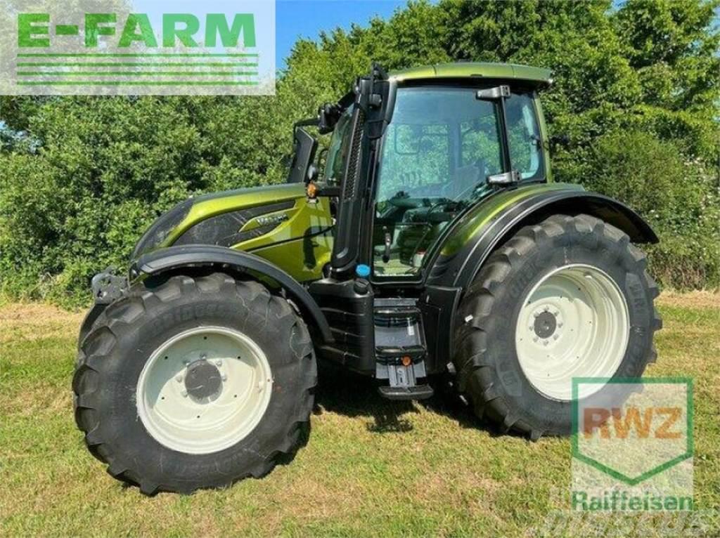 Valtra n154 active e Трактори