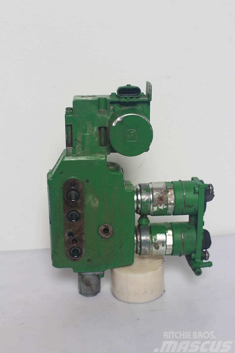 John Deere 7530 Remote control valve Гідравліка