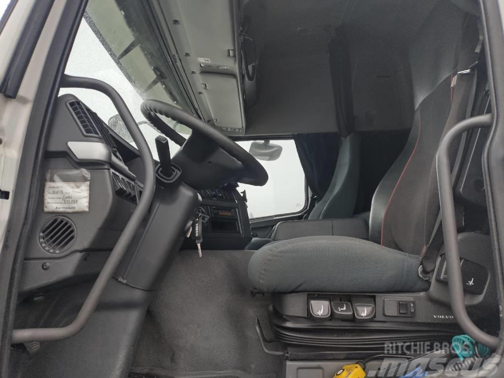 Volvo FM13 6x2 UUSI koneenkuljetuslava, vetovarustus Вантажівки-платформи/бокове розвантаження