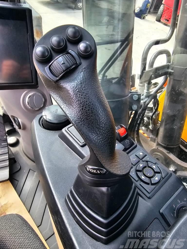 Volvo EC220EL med Makin 3D Гусеничні екскаватори