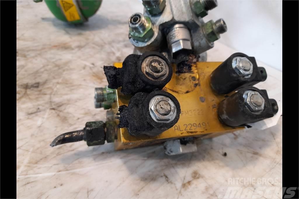 John Deere 6250R Suspension control valve Гідравліка