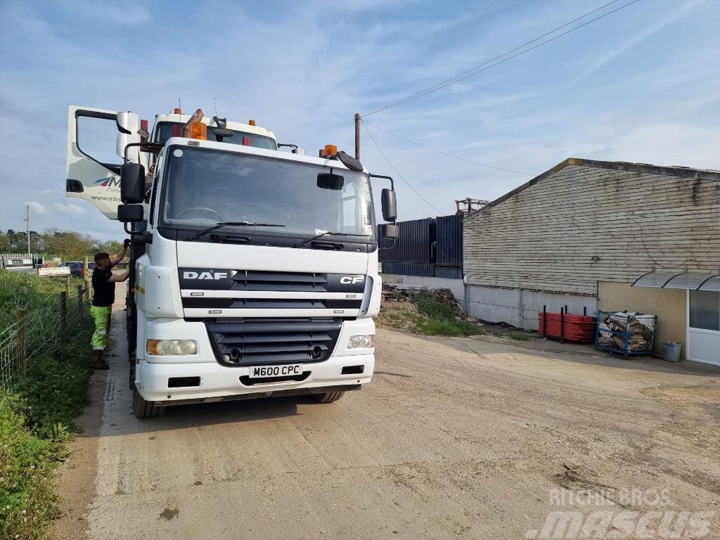DAF CF85.380 plant lorry with crane Автокрани
