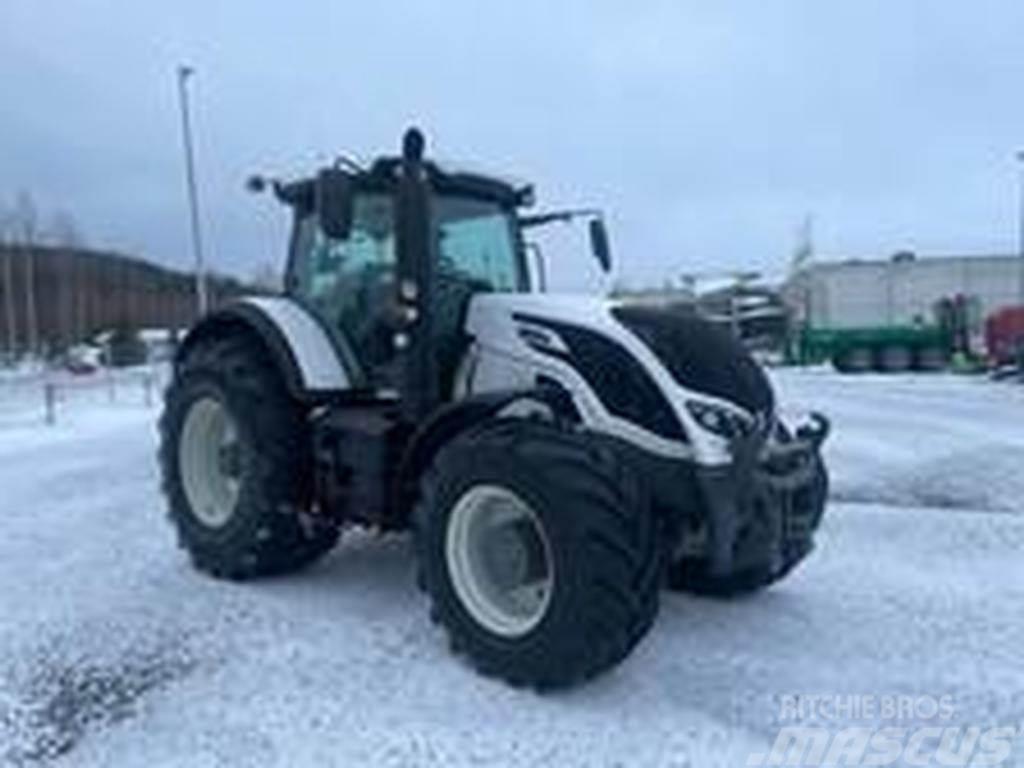 Valtra S274 SMARTTOUCH Трактори