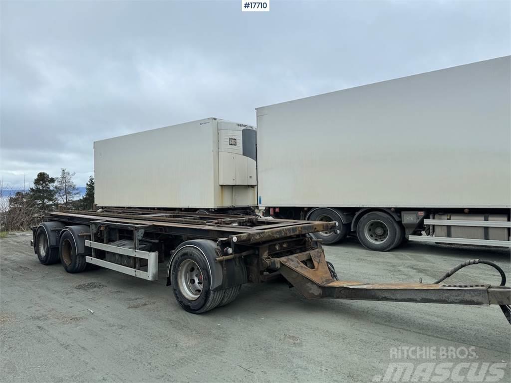Istrail 3-axle hook trailer w/ tipper Інші причепи