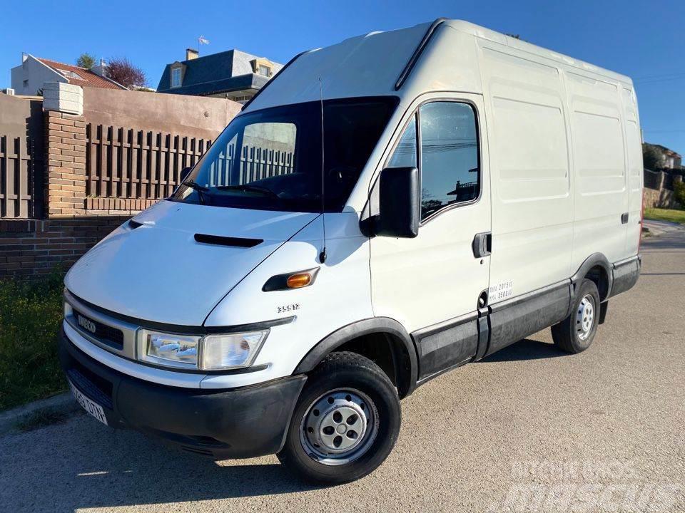 Iveco Daily Family 10m3 35S12 Largo RS Панельні фургони