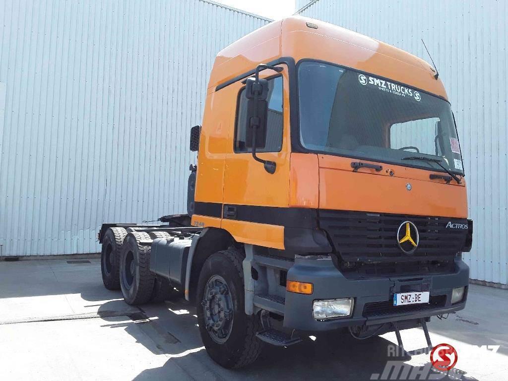 Mercedes-Benz Actros 3348 manual chassis lourd! Тягачі
