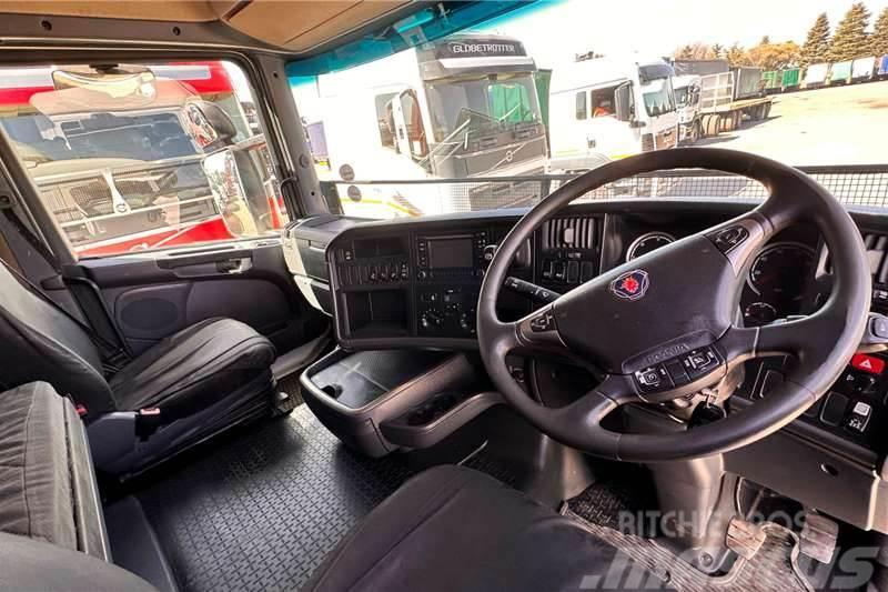 Scania R460 6x4 T/T Вантажівки / спеціальні
