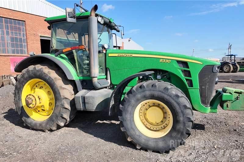 John Deere JD 8330 Tractor Now stripping for spares. Трактори
