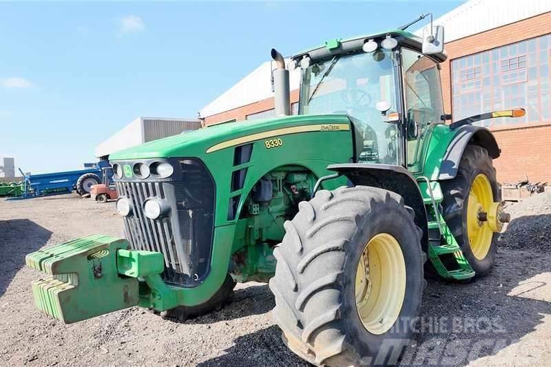 John Deere JD 8330 Tractor Now stripping for spares. Трактори