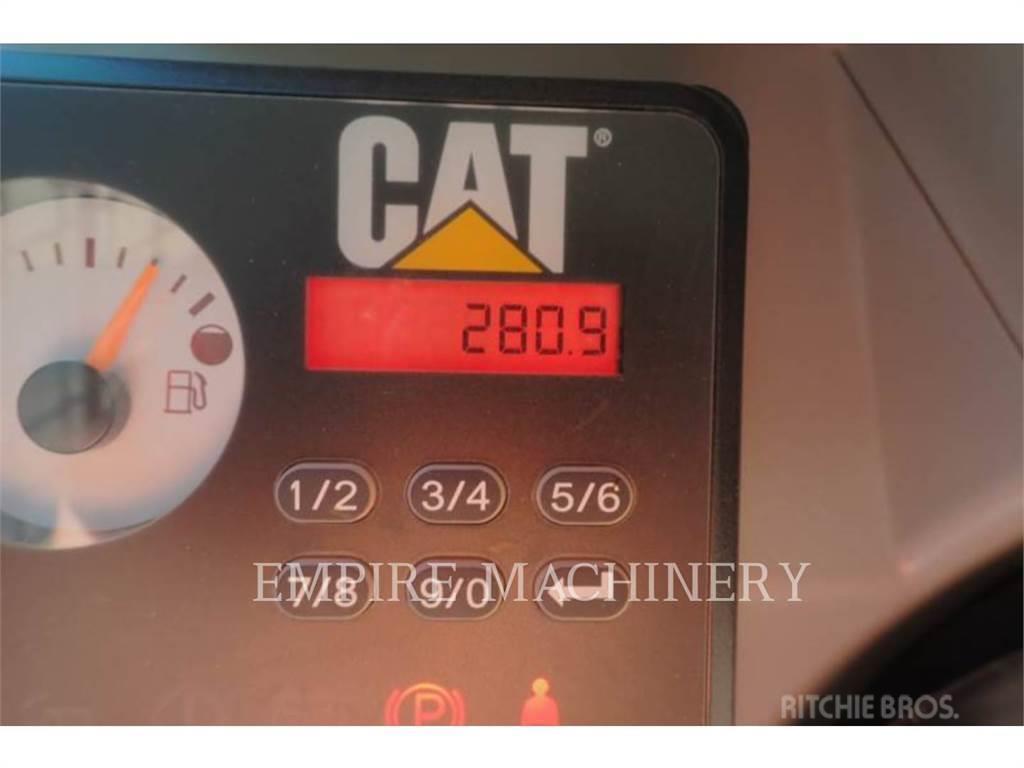 CAT 226D CA Міні-навантажувачі