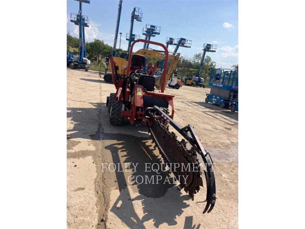 Ditch Witch (CHARLES MACHINE WORKS) RT45 Канавокопачі