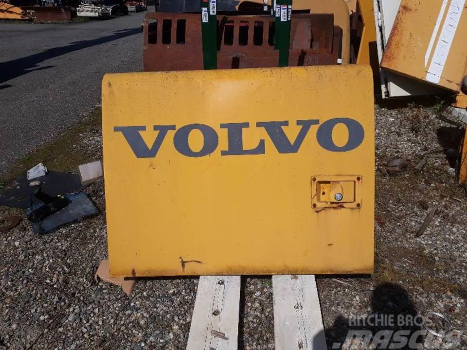 Volvo EC460B Кабіна