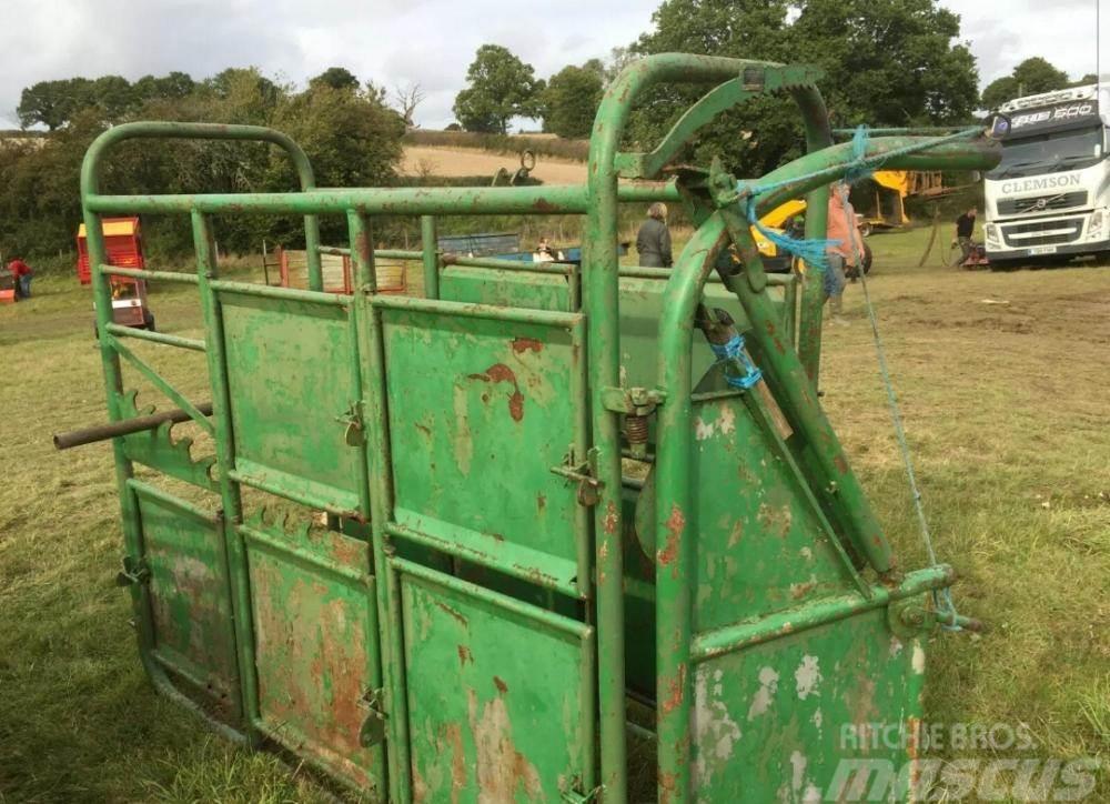  Cattle Crush £480 plus vat £576 Іншi